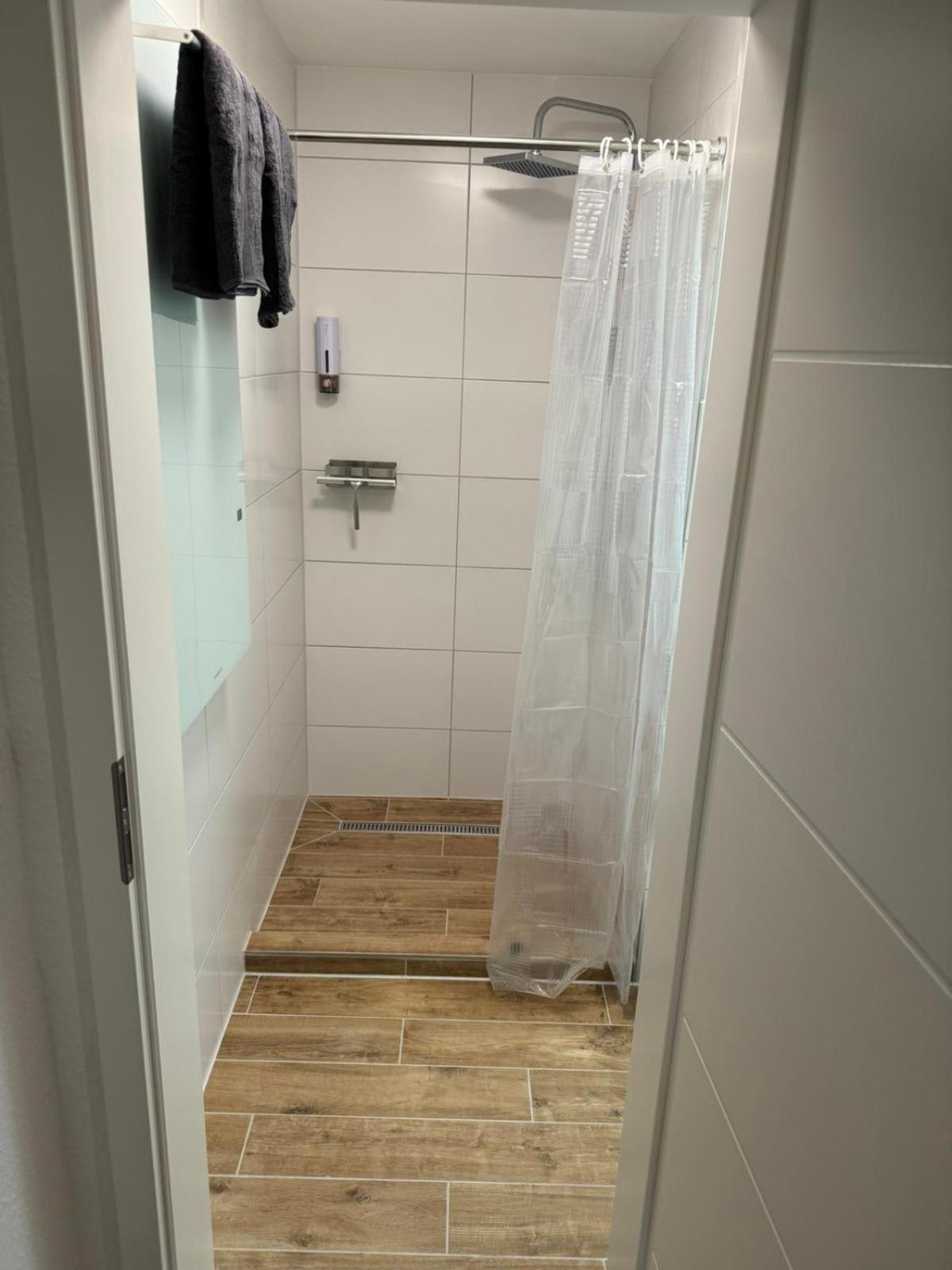 Studio Zimmer In Innenstadt Карлсруэ Экстерьер фото